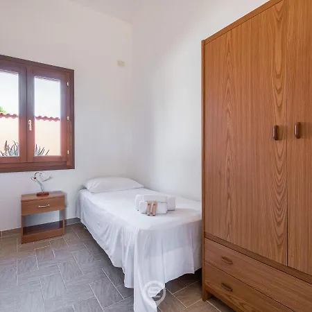 House Emily Holiday home Is Solinas
